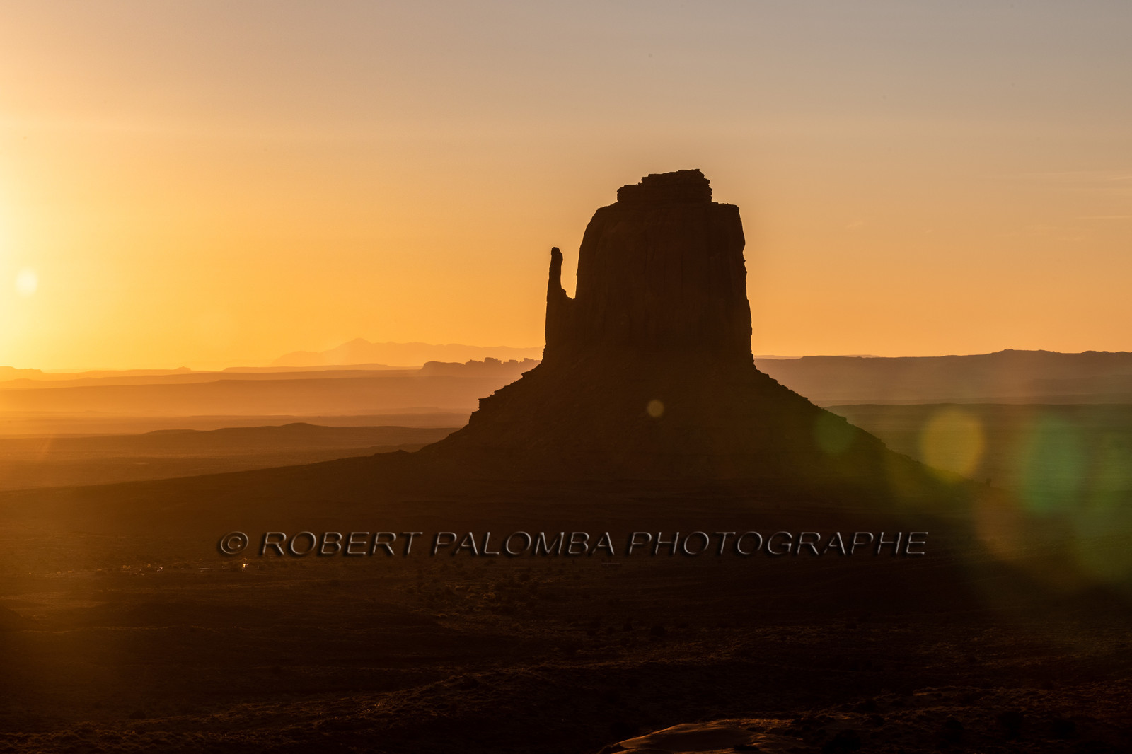 Lever de soleil sur Monument Valley