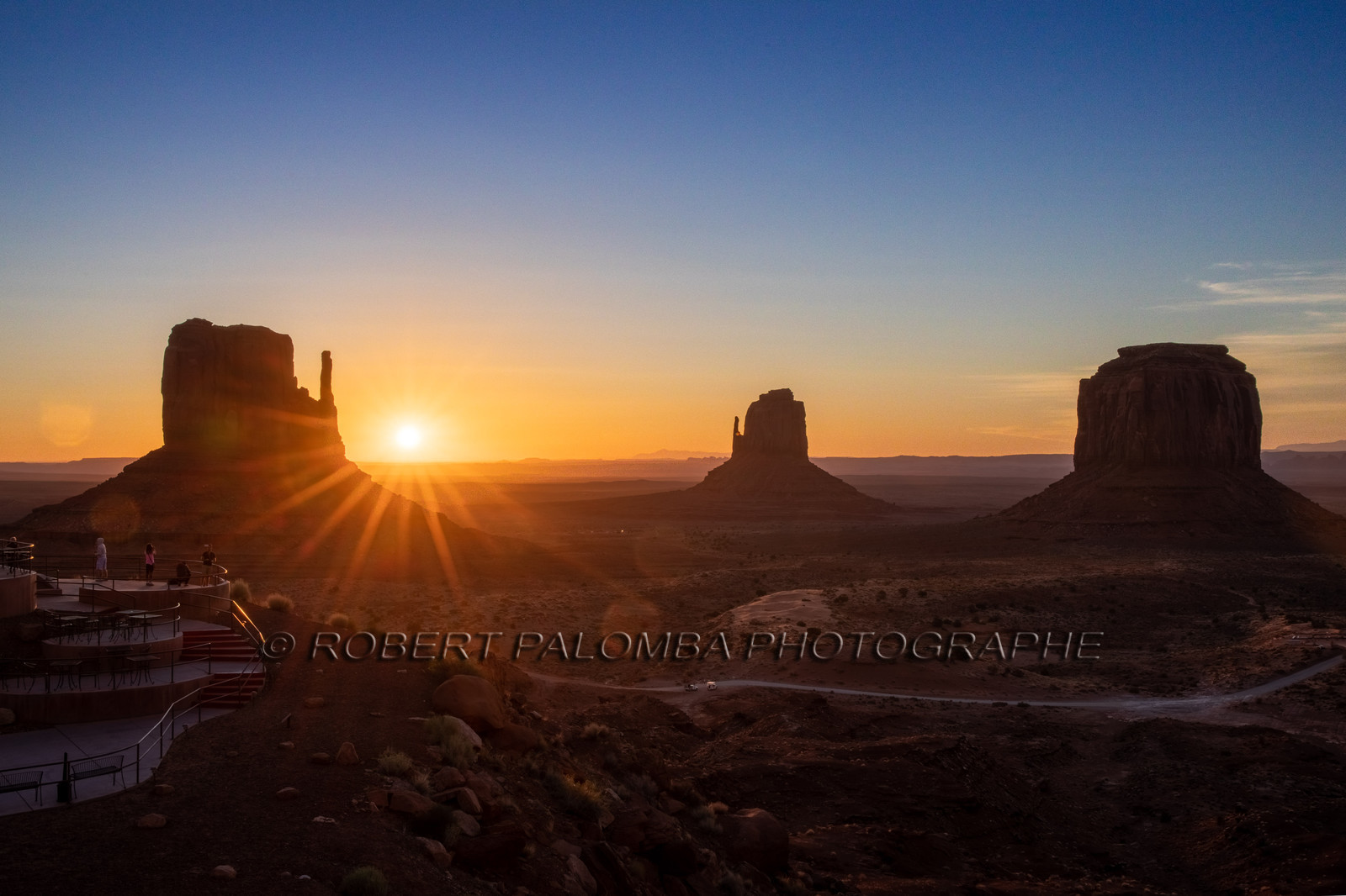 Lever de soleil sur Monument Valley