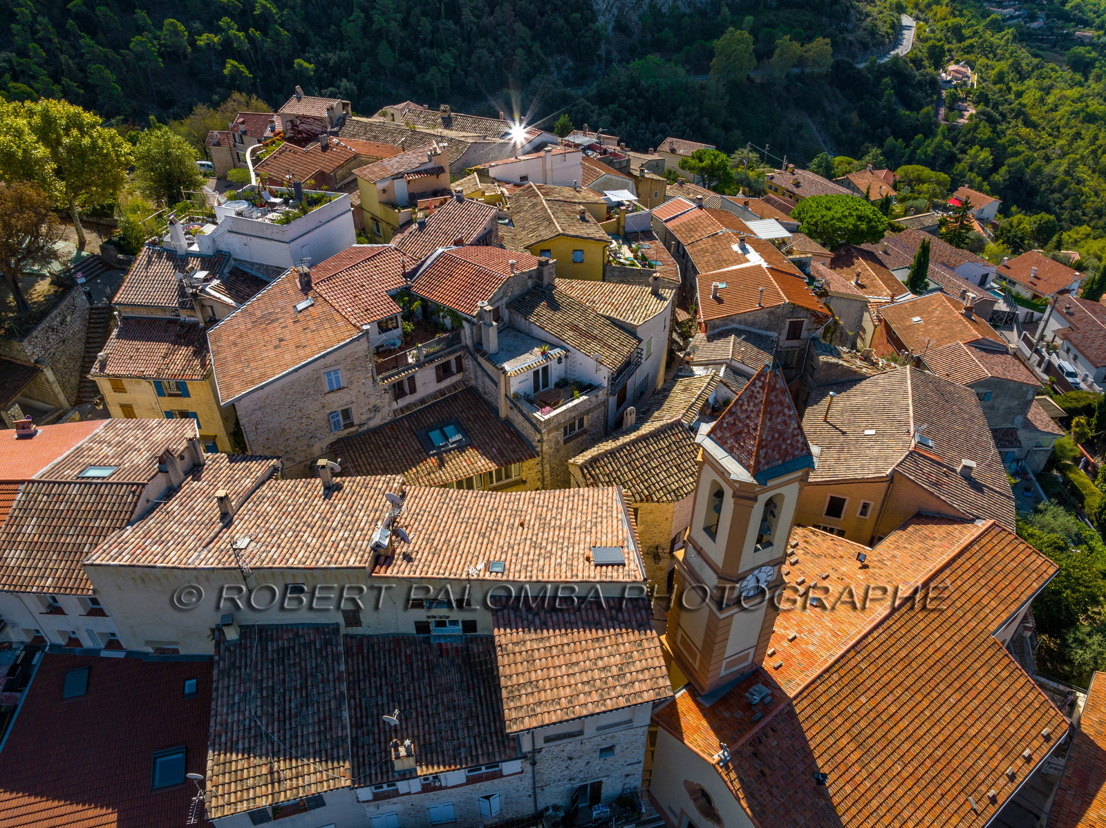 France, Alpes-Maritimes (06) Aspremont, located 554 meters above sea level, above the gorges that close the valley above Nice, which is 13 km away.