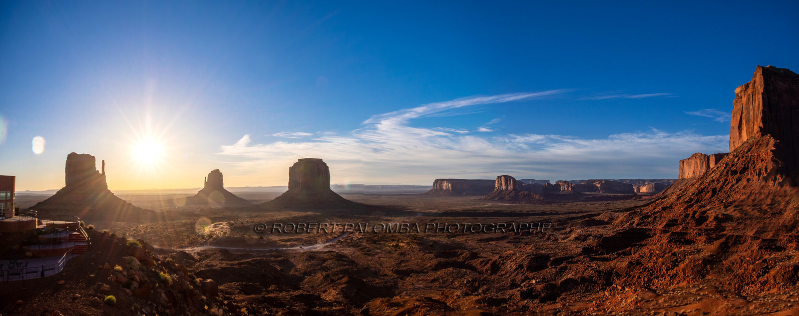 Lever de soleil sur Monument Valley