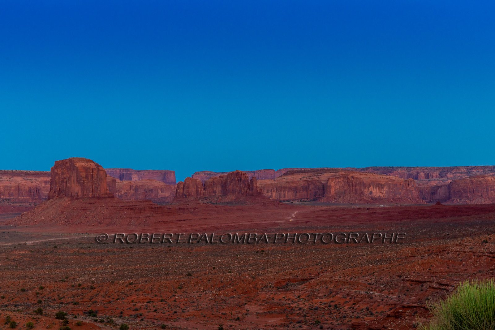 Monument Valley à la tombée de la nuit