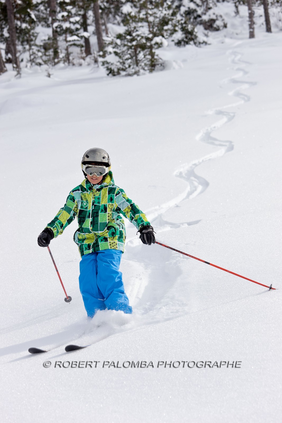 Ski en poudreuse à l'Audibergue