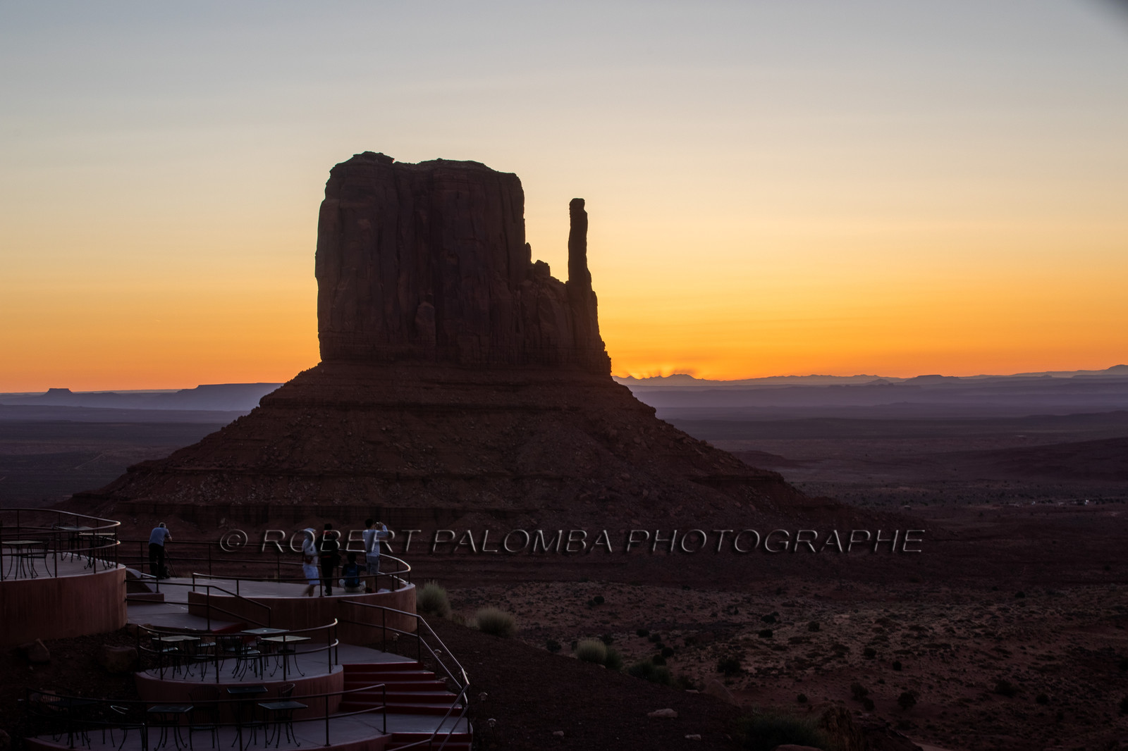 Lever de soleil sur Monument Valley